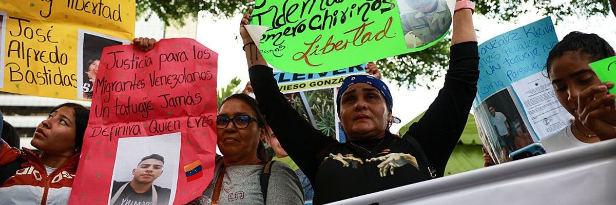 US deportations to El Salvador - Venezuela