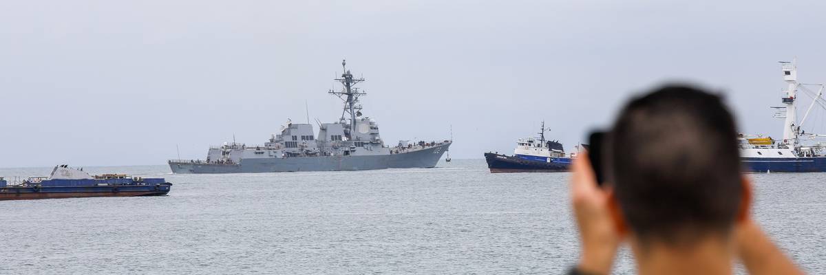 US Navy Destroyer USS Sampson docked in Panama amid regional tensions with Venezuela