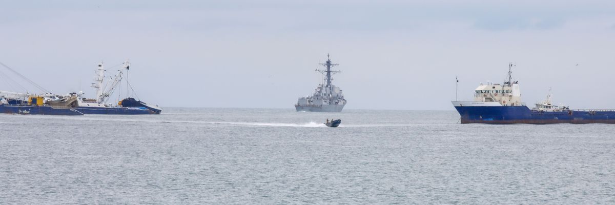 US Navy Destroyer USS Sampson docked in Panama amid regional tensions with Venezuela