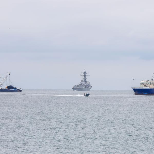 US Navy Destroyer USS Sampson docked in Panama amid regional tensions with Venezuela