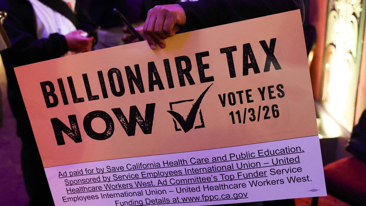US-POLITICS-BILLIONAIRE-TAXATION