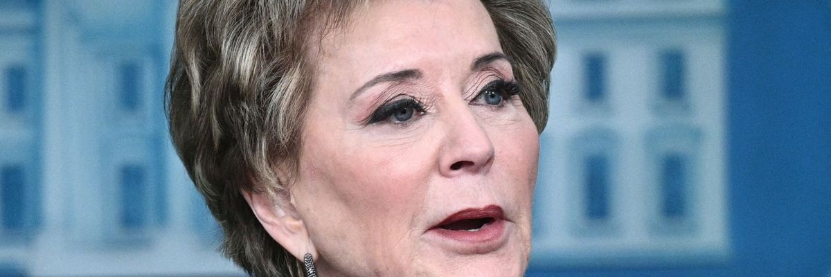 US-POLITICS-BRIEFING-LEAVITT