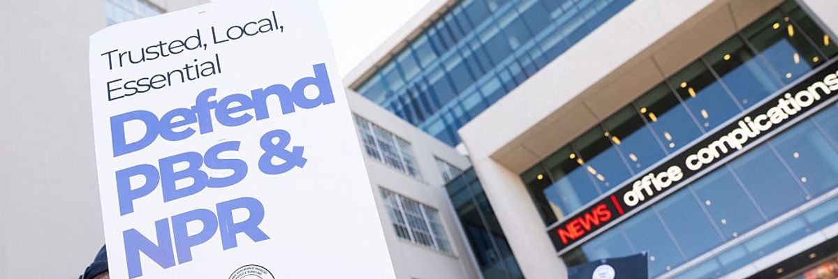 US-POLITICS-MEDIA-PROTEST