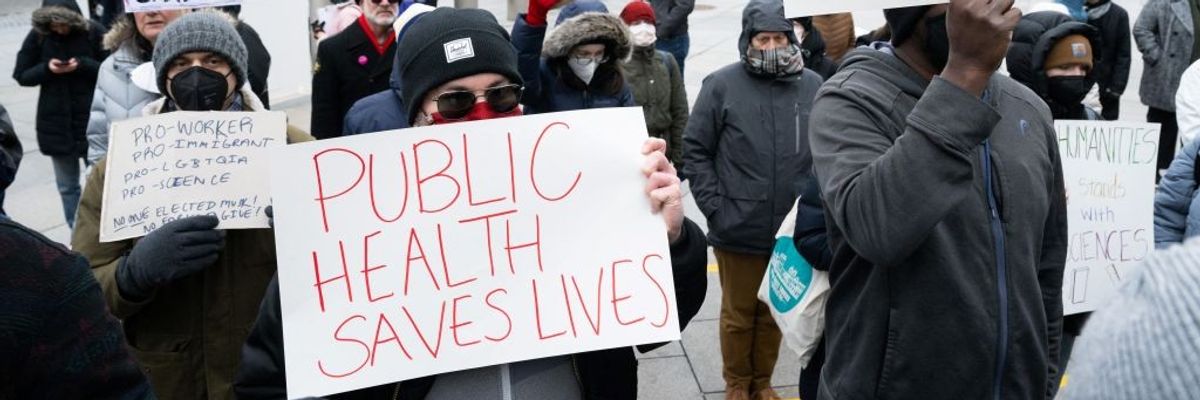 US-POLITICS-SCIENCE-HEALTH-WORKERS