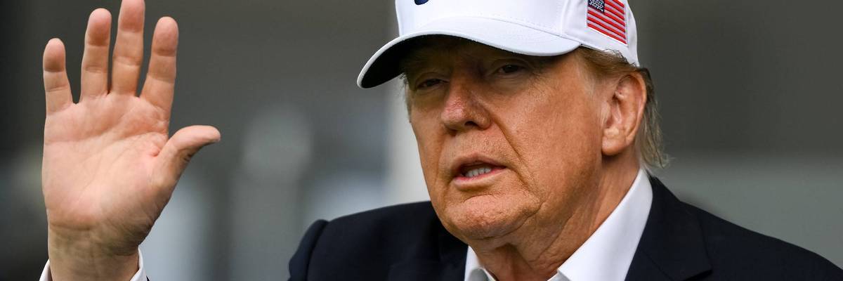 'Madness and Puerility': Critics Stunned as Trump Claims His 'High IQ' Enough to Regulate AI