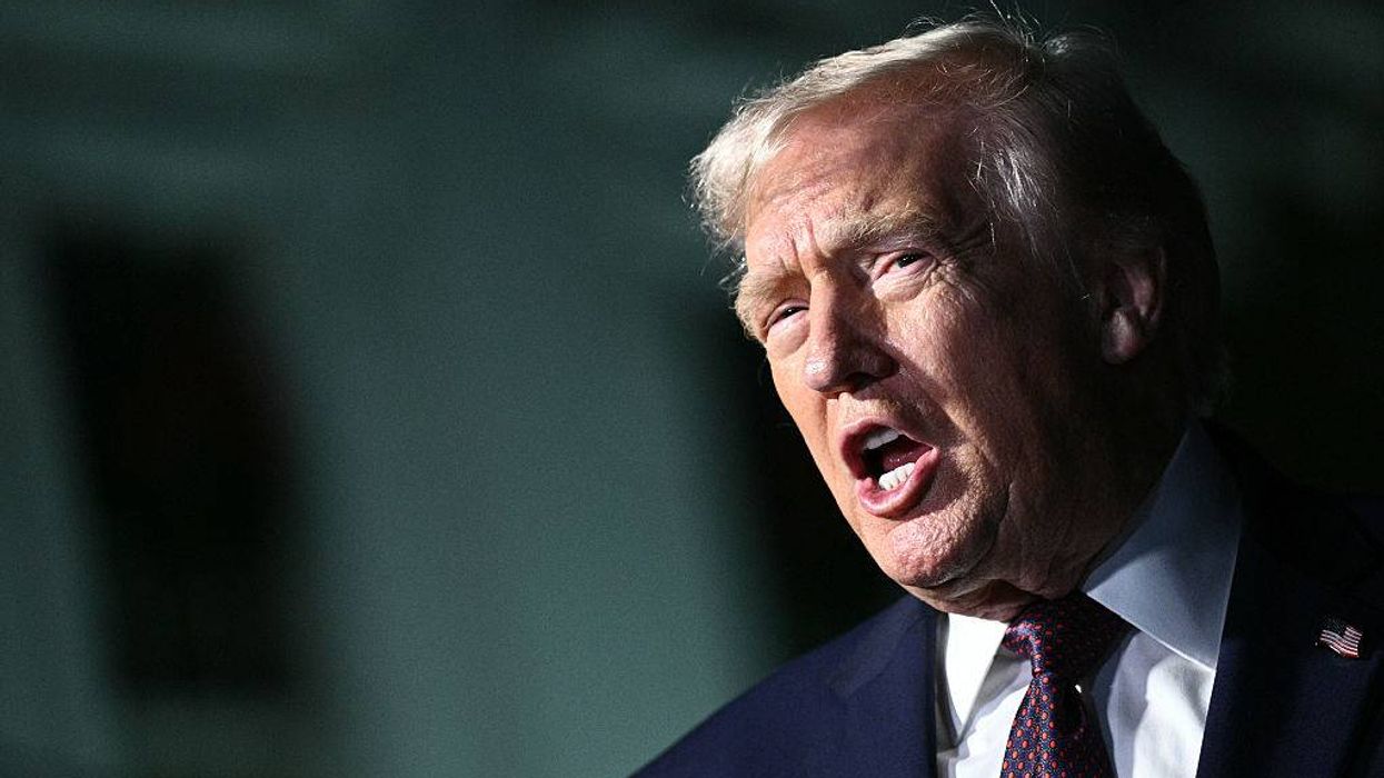 'Merry Christmas!' Declares Trump Moments After Threat to Destroy Broadcasters Who Air Criticism of Him