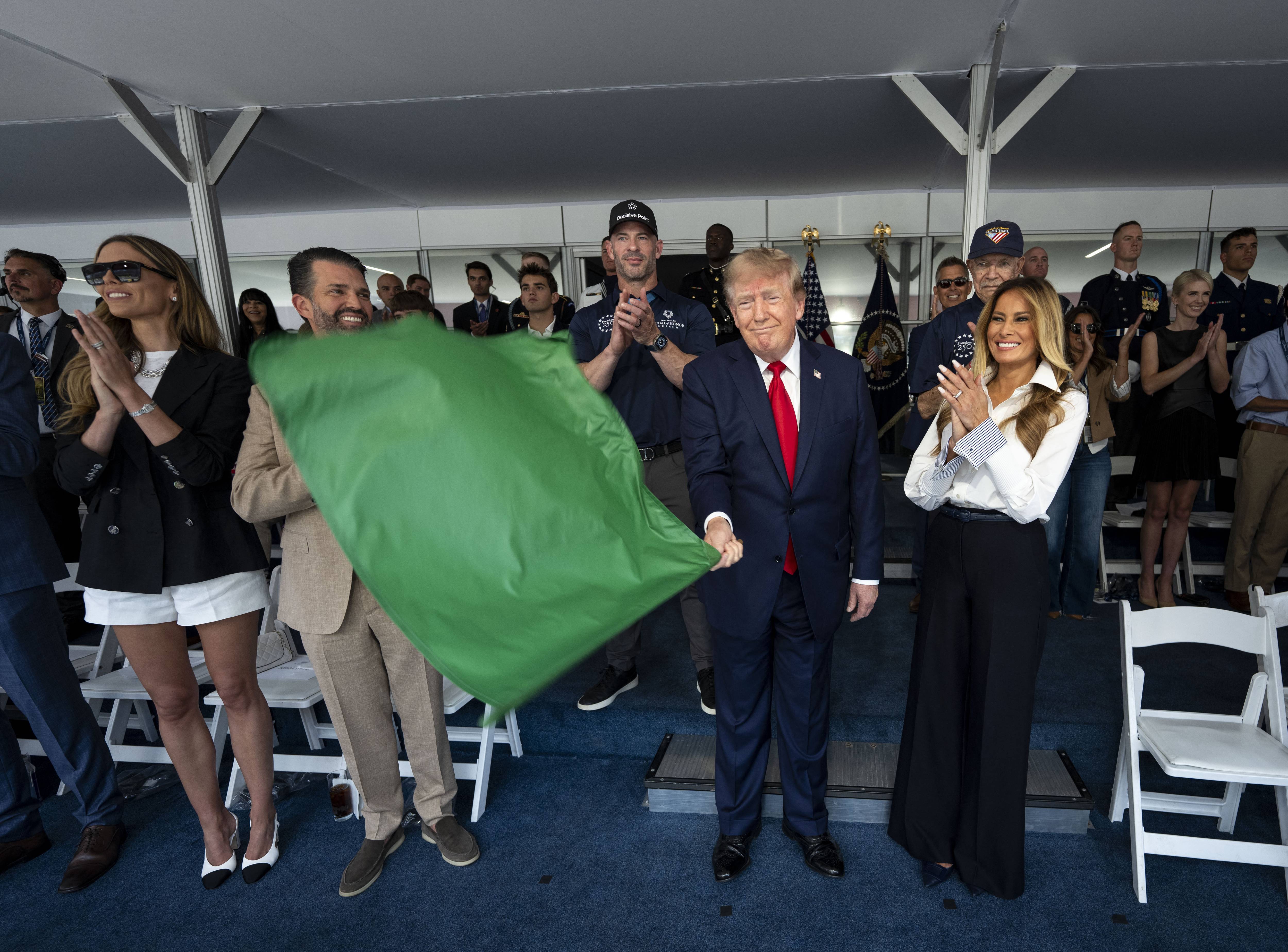 Trump Raked In Up to $15.5 Million From Fossil Fuel Stocks as His War Pushed Up Gas Prices