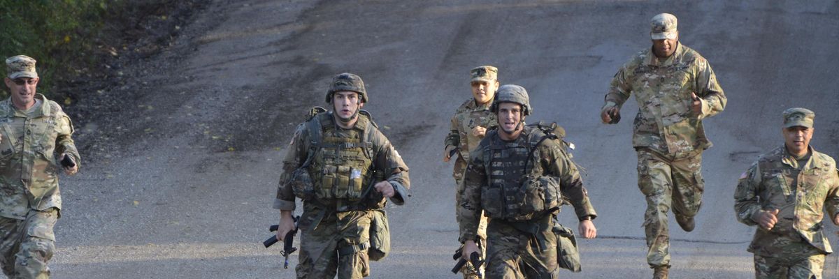 US soldiers running to the rescue