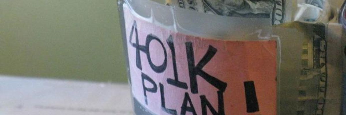 Trump's Executive Order on Retirement Accounts Panned as 'Cruel Joke on American Workers'