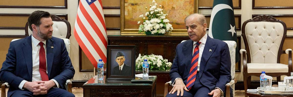 Vance and Sharif ahead of talks with Iran.