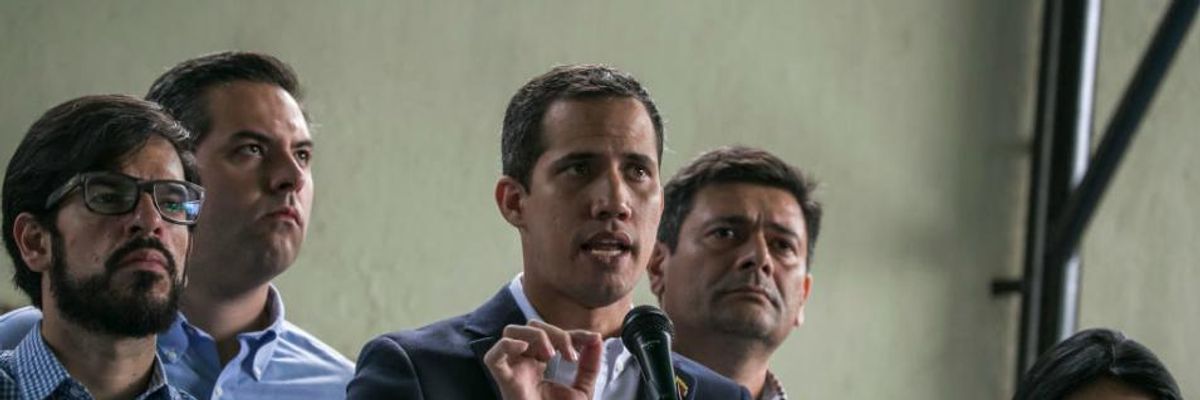 Venezuelan Government Bars Guaido From Office for 15 Years Amid US-Backed Coup Attempt
