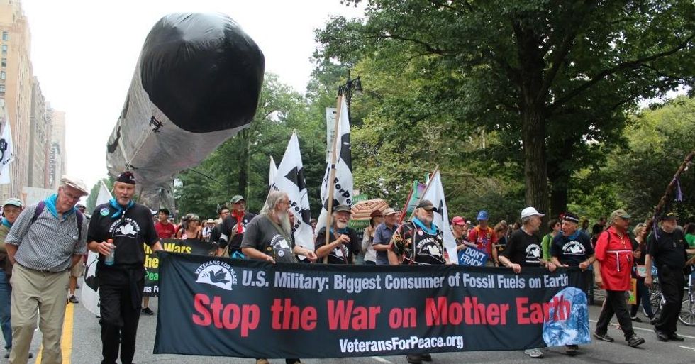 Veterans for Peace march at the People's Climate March on September 21, 2014. (Common Dreams: CC BY-SA 3.0 US)