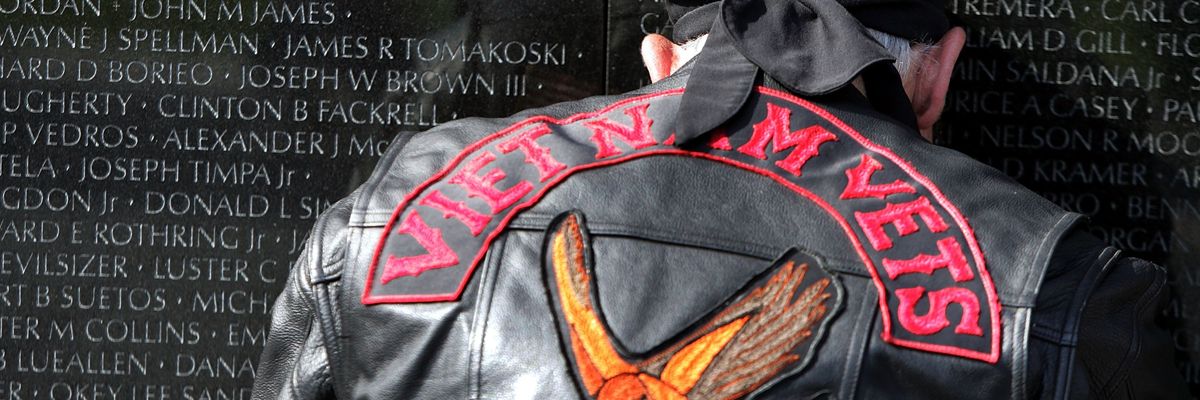 Vietnam War veteran at the Memorial Wall