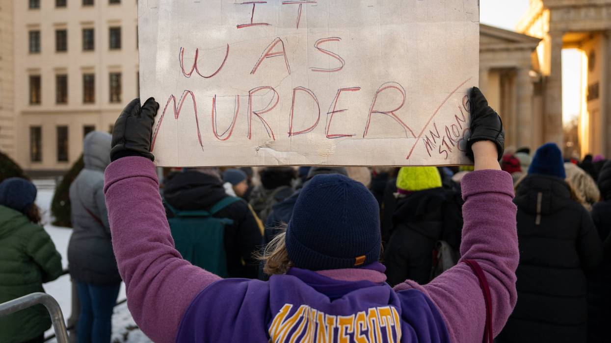 Vigil for US-American woman shot dead