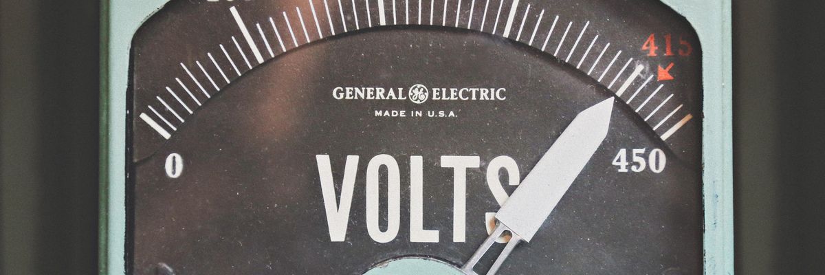 Voltage meter