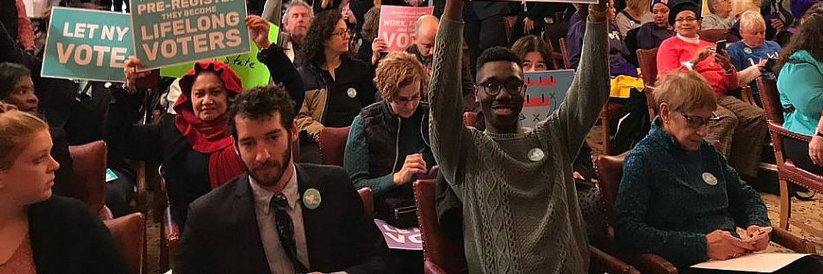 To Avoid Repeat of 2016 Disenfranchisement, Sanders Urges Gov. Cuomo to Sign Bill That Would Extend NY Voter Registration Deadline