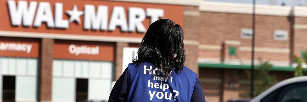 Wal-Mart Opens Its First Chicago Store