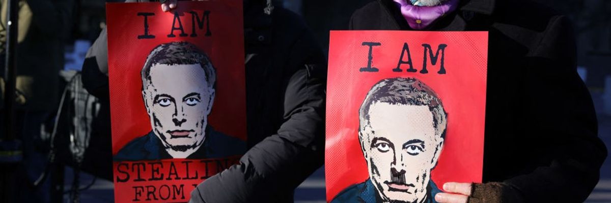 Washington-DC-Anti-DOGE-Protest-US-Health-and-Human-Services-Off