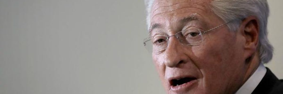 Trump Lawyer Marc Kasowitz Threatens Stranger in Emails: 'Watch Your Back , Bitch'