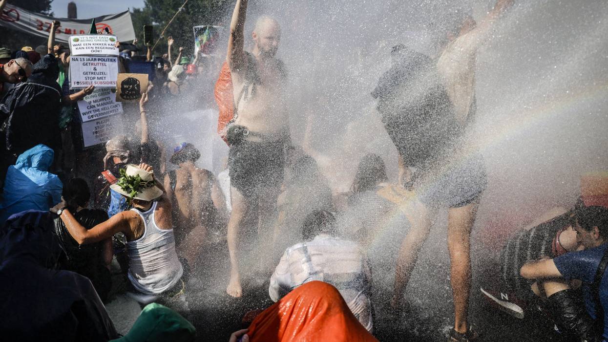 Water cannon used against climate protesters in The Hague