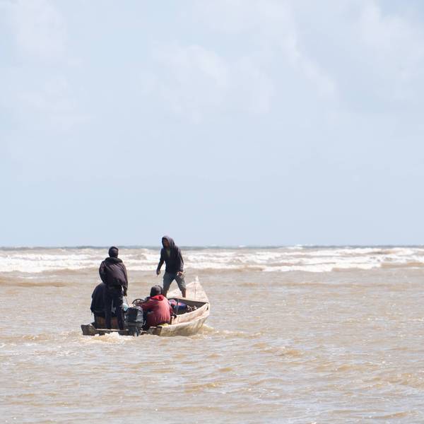 Wayuu fishermen continue coastal work amid rising regional tensions in Venezuela