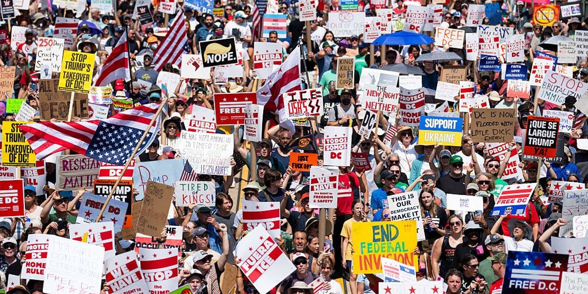 ‘We Are All DC ‘: Tens of Thousands March to White House ‘We Are All DC ‘: Tens of Thousands March to White House