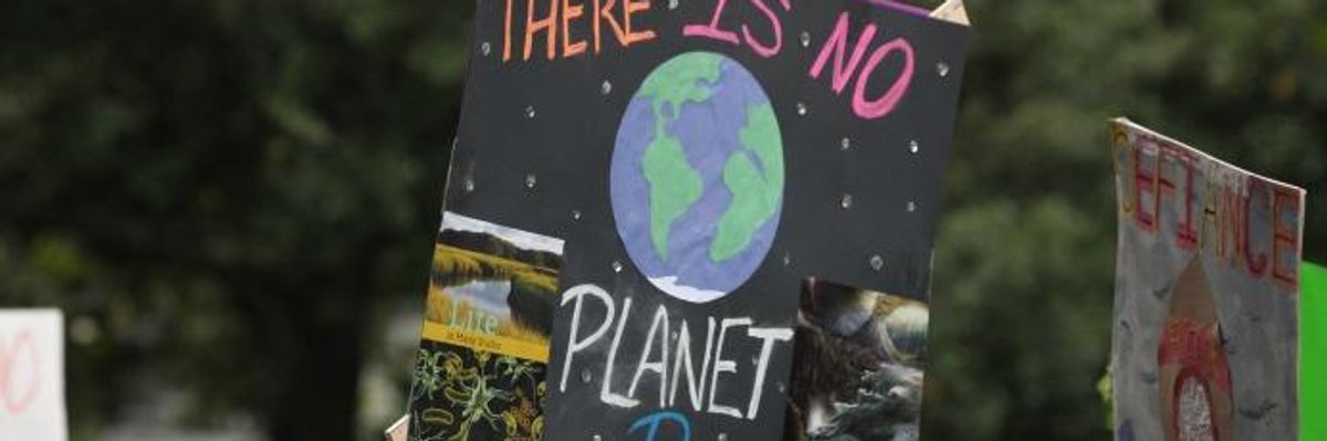 Why Taking Responsibility for Our Carbon Emissions Means Promoting the Right to Repair