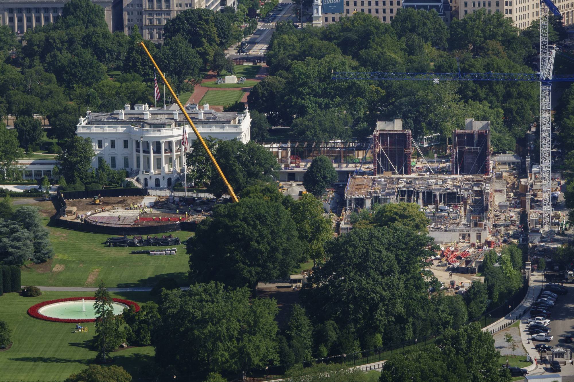 White House Helipad And East Ballroom Construction