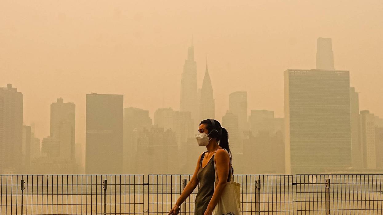 Wildfire smoke from Canada shrouds New York City skyline