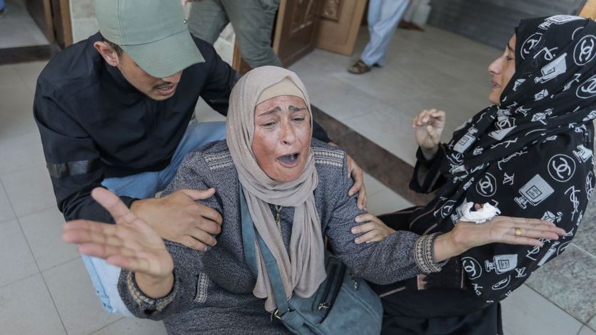 Woman in Gaza cries out amid Israeli assault