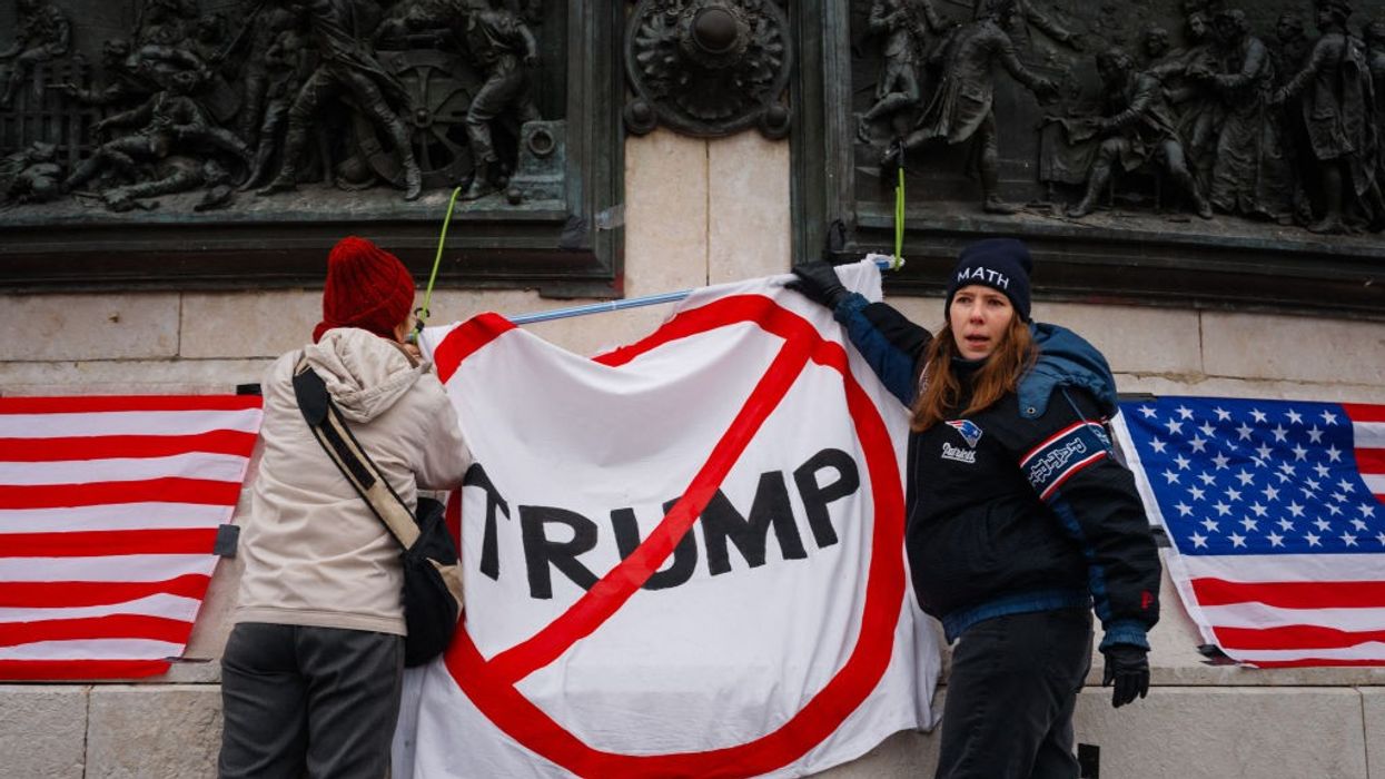 Word "Trump" crossed out