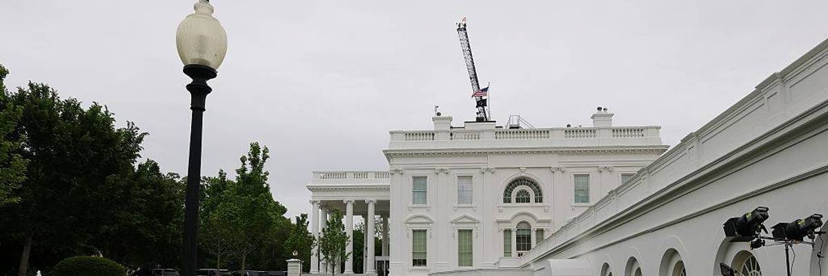 Senate Dems Take Aim at Trump's $1 Billion 'Let-Them-Eat-Cake' Ballroom as US Economic Suffering Grows