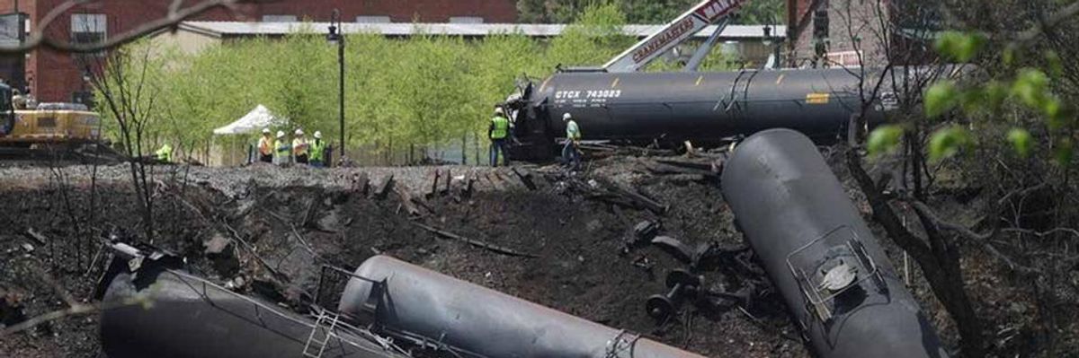 Oil Trains Too Fast, New Safety Rules Too Slow