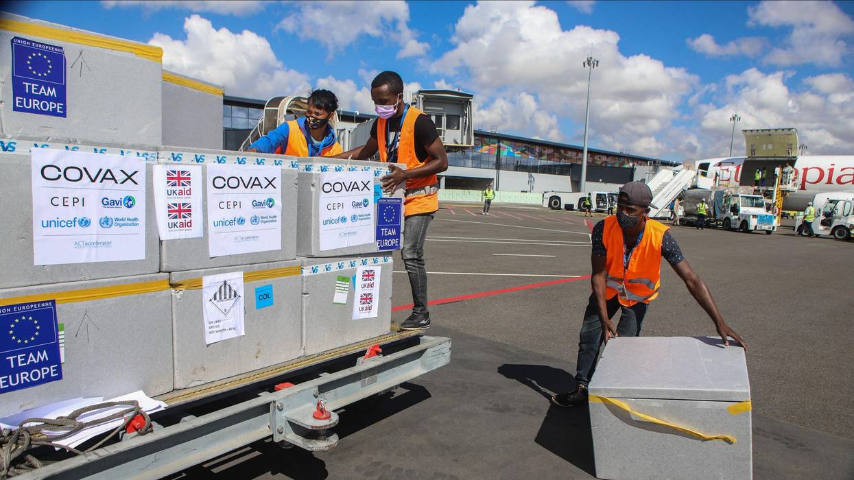 Ebola Response Veterans Urge WHO to 'Dramatically Expand' Global Covid-19 Vaccine Access