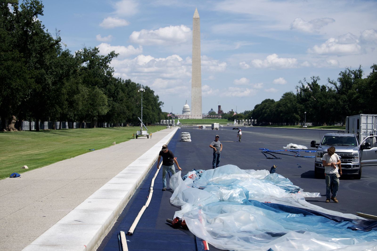 workers-make-repairs-on-the-lincoln-memorial-reflecting-pool-in-washington-dc-on-august-26-2026.jpg?id=68021500&width=5000&height=3333&coordinates=0%2C0%2C0%2C0