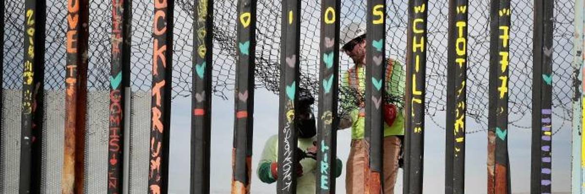 Fresh off 'MAGA Field Trip,' Steve Bannon, Erik Prince Among Right-Wing Crew Plotting Out Privatized Border Wall