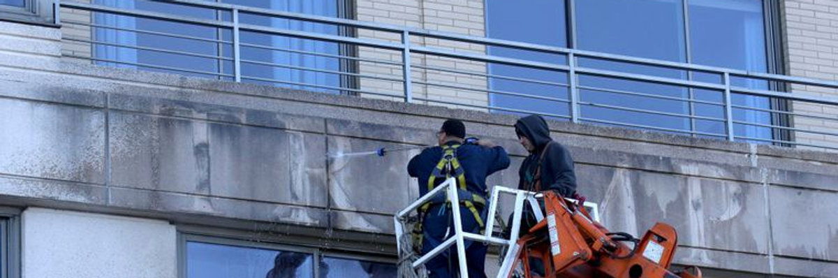 America's New Year's Resolution: Remove Trump