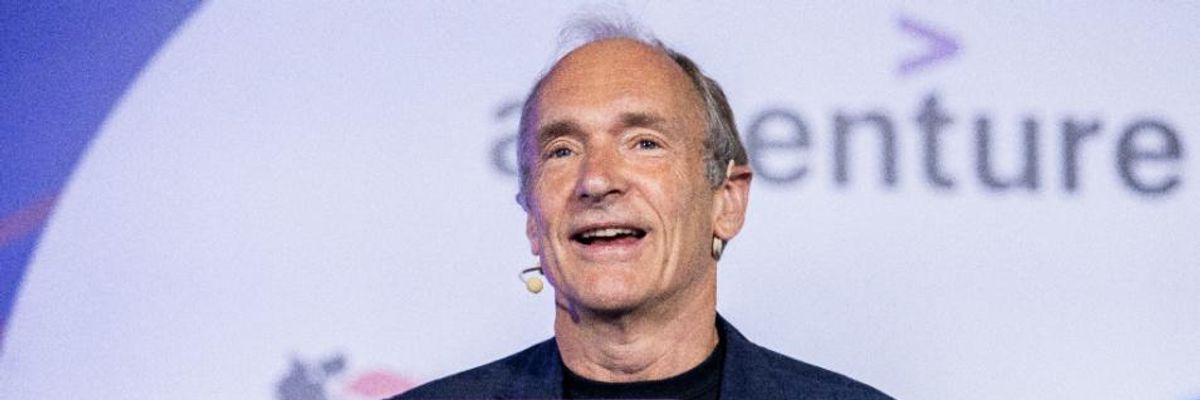 Web Inventor Tim Berners-Lee Argues Internet Access Must Be a 'Basic Right'