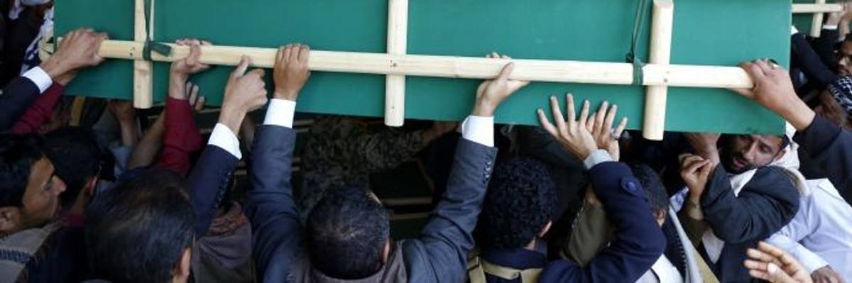 As Trump Avoids Congress to Send More Bombs to Saudis, Airstrike Kills Seven Yemeni Children