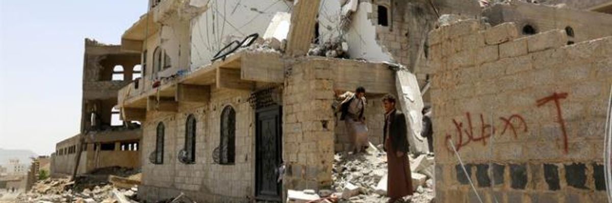Dozens of Civilians Reportedly Killed as US-Backed Saudi Coalition Pounds Yemen
