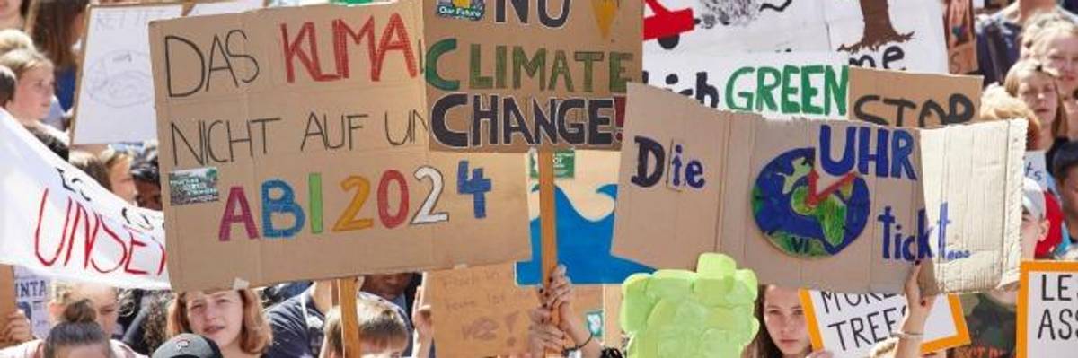 'Bravo!' 'Great News!': Cheers as European Investment Bank Unveils Proposal to Stop Funding Fossil Fuel Projects