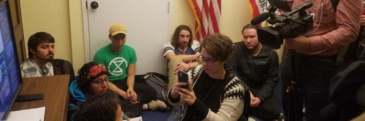 'Time Is Up': Campaigners Occupy Pelosi's Office, Launch Global Hunger Strike for Climate Action