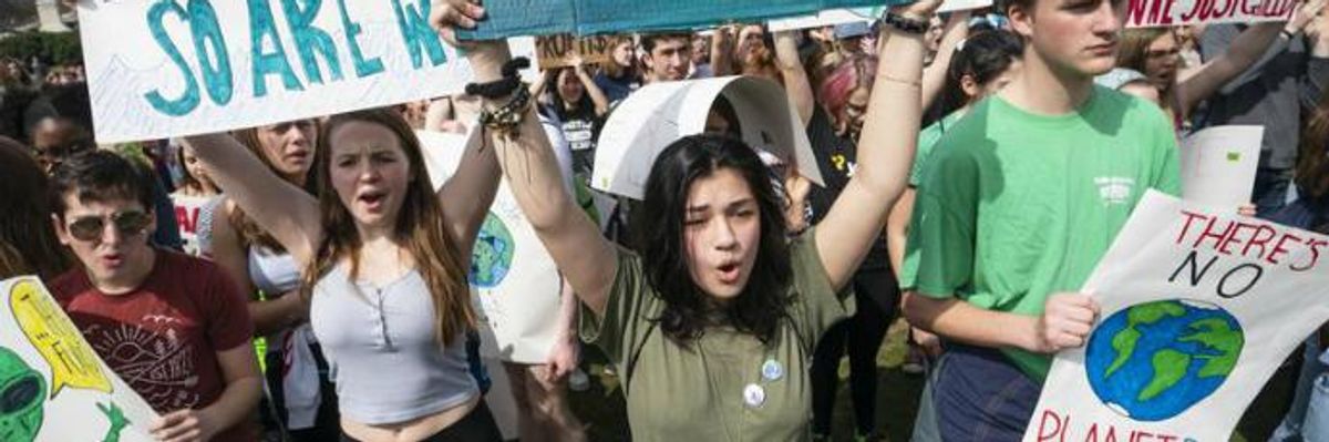 Petition Demanding 2020 Democrats Hold Climate Debate Reaches 30,000 Signatures in Just 48 Hours