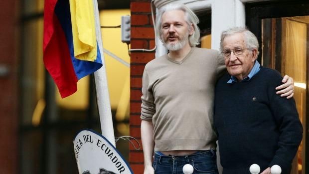 Assange and Chomsky Appear Arm-In-Arm at Ecuadorian Embassy