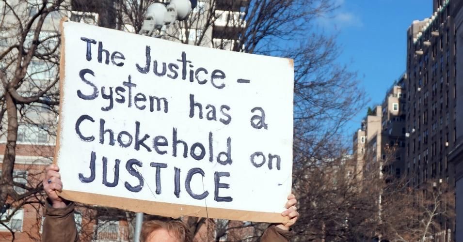 NYPD Officers Used Banned Chokeholds—and Did So with Impunity, Review