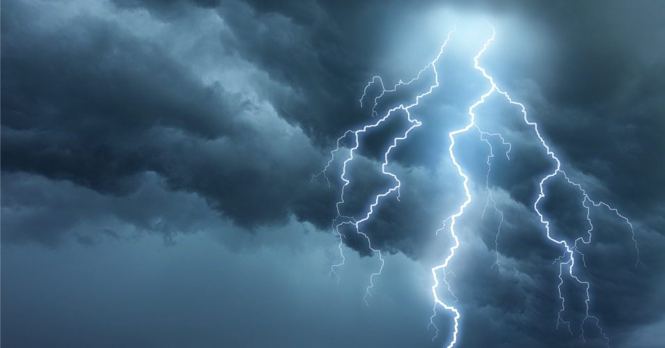 'This Is Crazy': Scientists Alarmed as Lightning Near North Pole Seen as Latest Sign of Climate Breakdown
