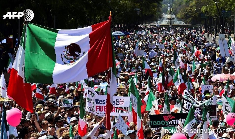 nationalism staged rallies schemidt ruas dezenas milhares stirring mexicans expresso