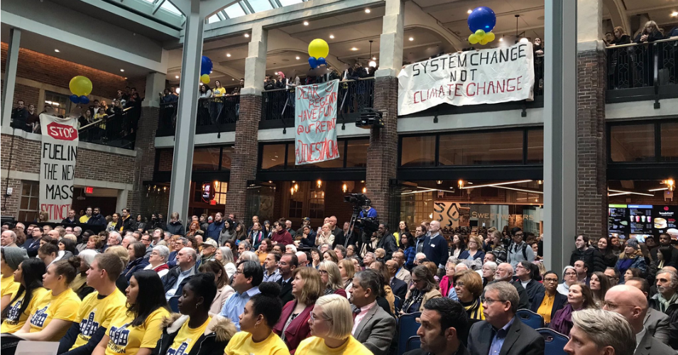 'This Is History': Big Ten University Students Unanimously Pass Resolution Calling On Schools to Divest From Fossil Fuels