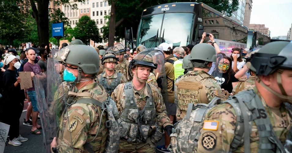'What Authoritarianism Looks Like': Trump Condemned as Busloads of US Soldiers Arrive in Nation's Capital
