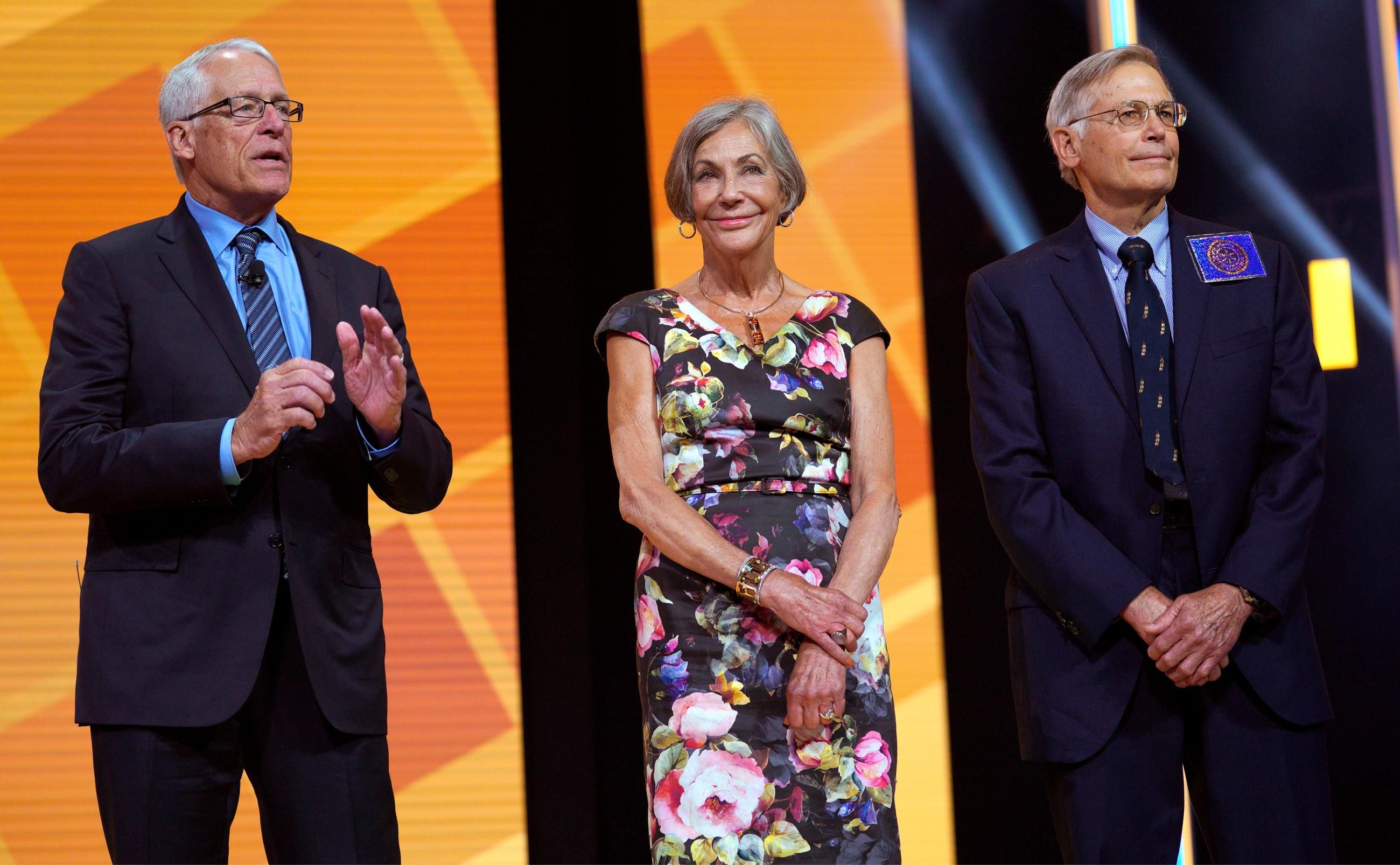 Members of the Walton family (L-R) Rob, Alice, and Jim speak during the annual Walmart shareholders meeting event on June 1, 2018 in Fayetteville, Arkansas. (Photo: Rick T. Wilking via Getty Images)